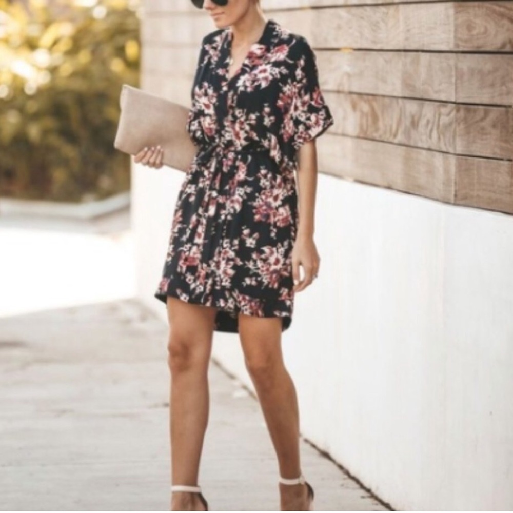 Vici floral kimono dress size small